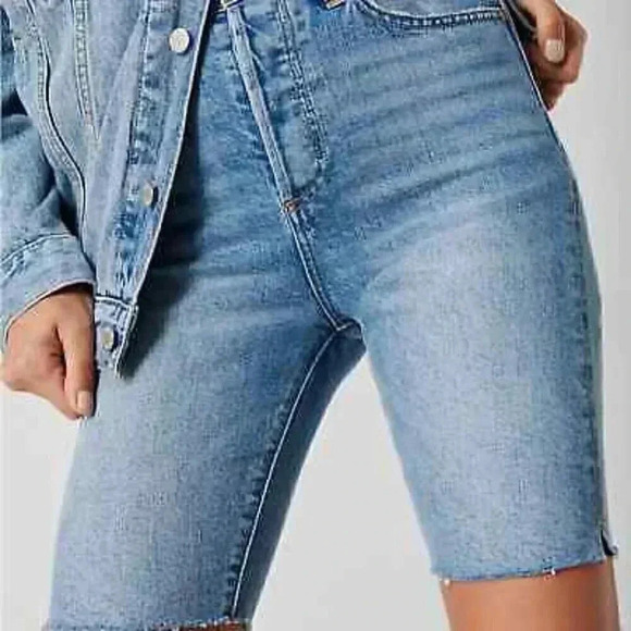 Aritzia Denim Forum The Yoko Bermuda Jean Short Denim Blue Size 25 - Picture 2 of 16